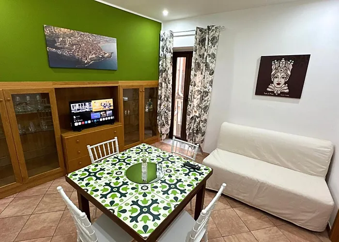 Daire Shore House - 100m To Sea *